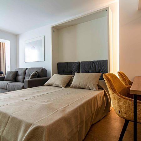 Apartamentos 1 Abril Málaga Exteriör bild
