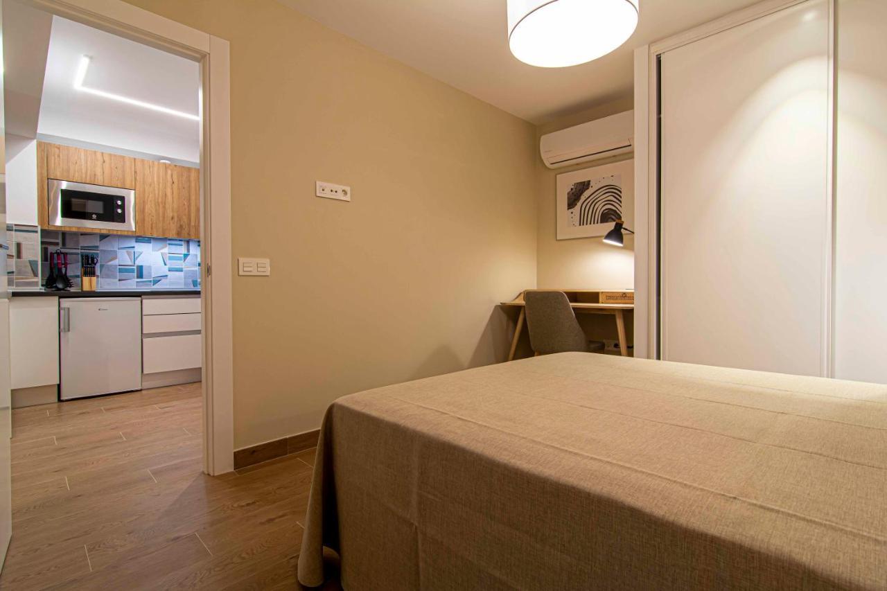 Apartamentos 1 Abril Málaga Exteriör bild