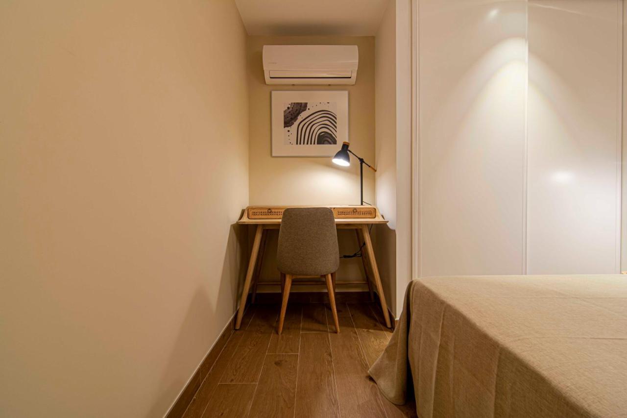 Apartamentos 1 Abril Málaga Exteriör bild