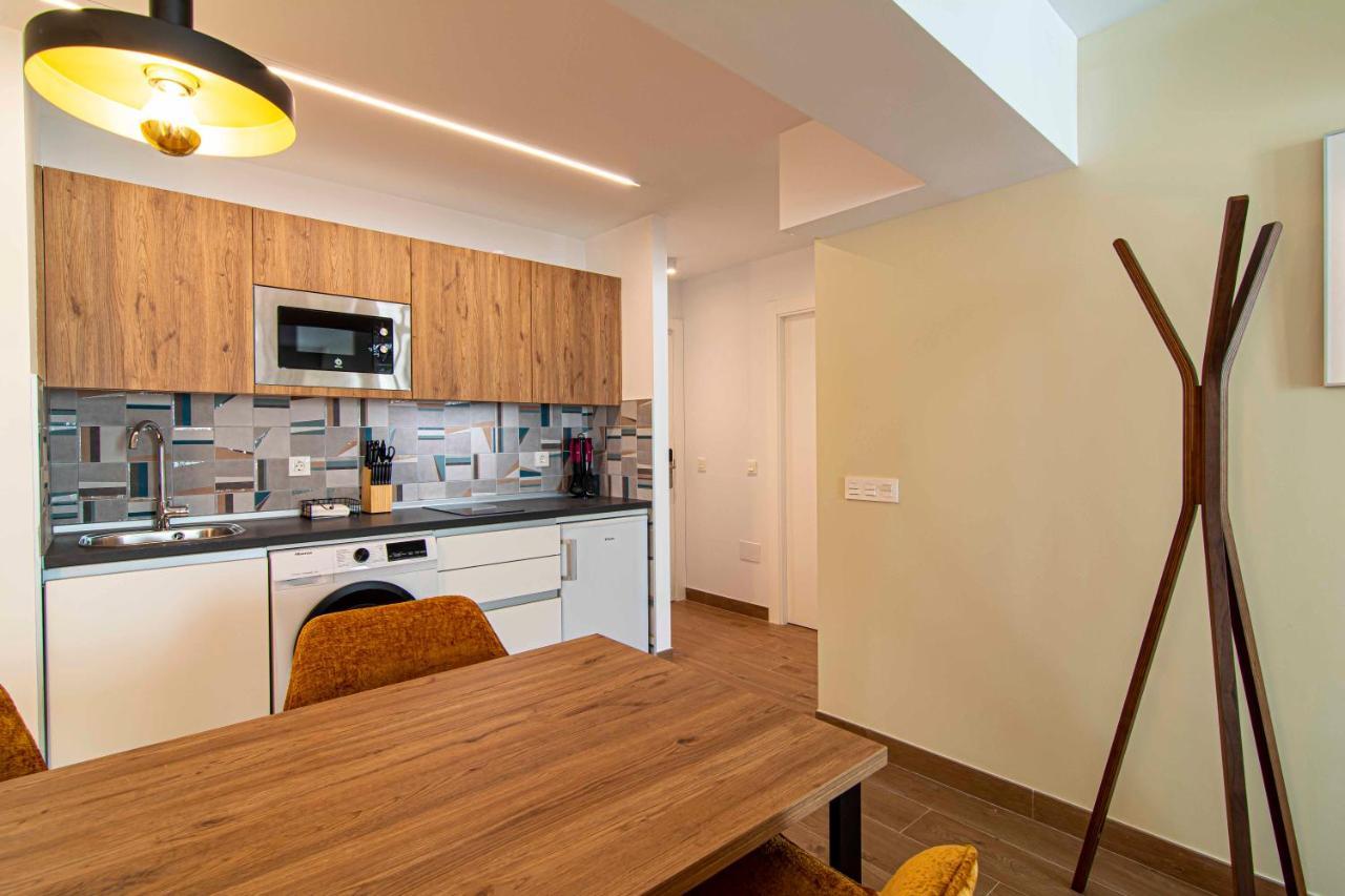 Apartamentos 1 Abril Málaga Exteriör bild