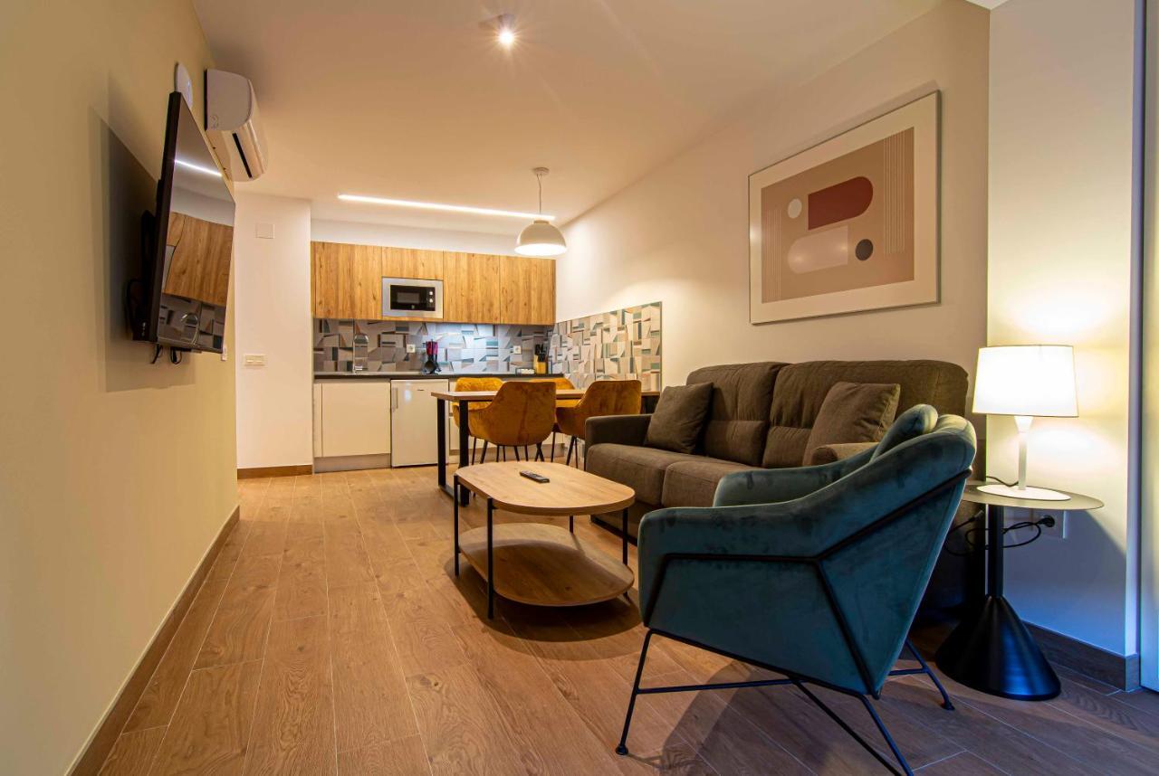 Apartamentos 1 Abril Málaga Exteriör bild