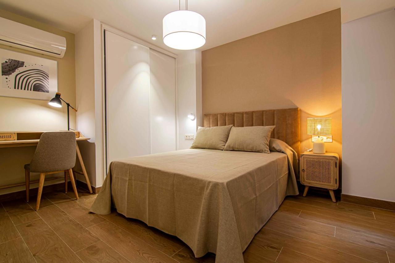 Apartamentos 1 Abril Málaga Exteriör bild