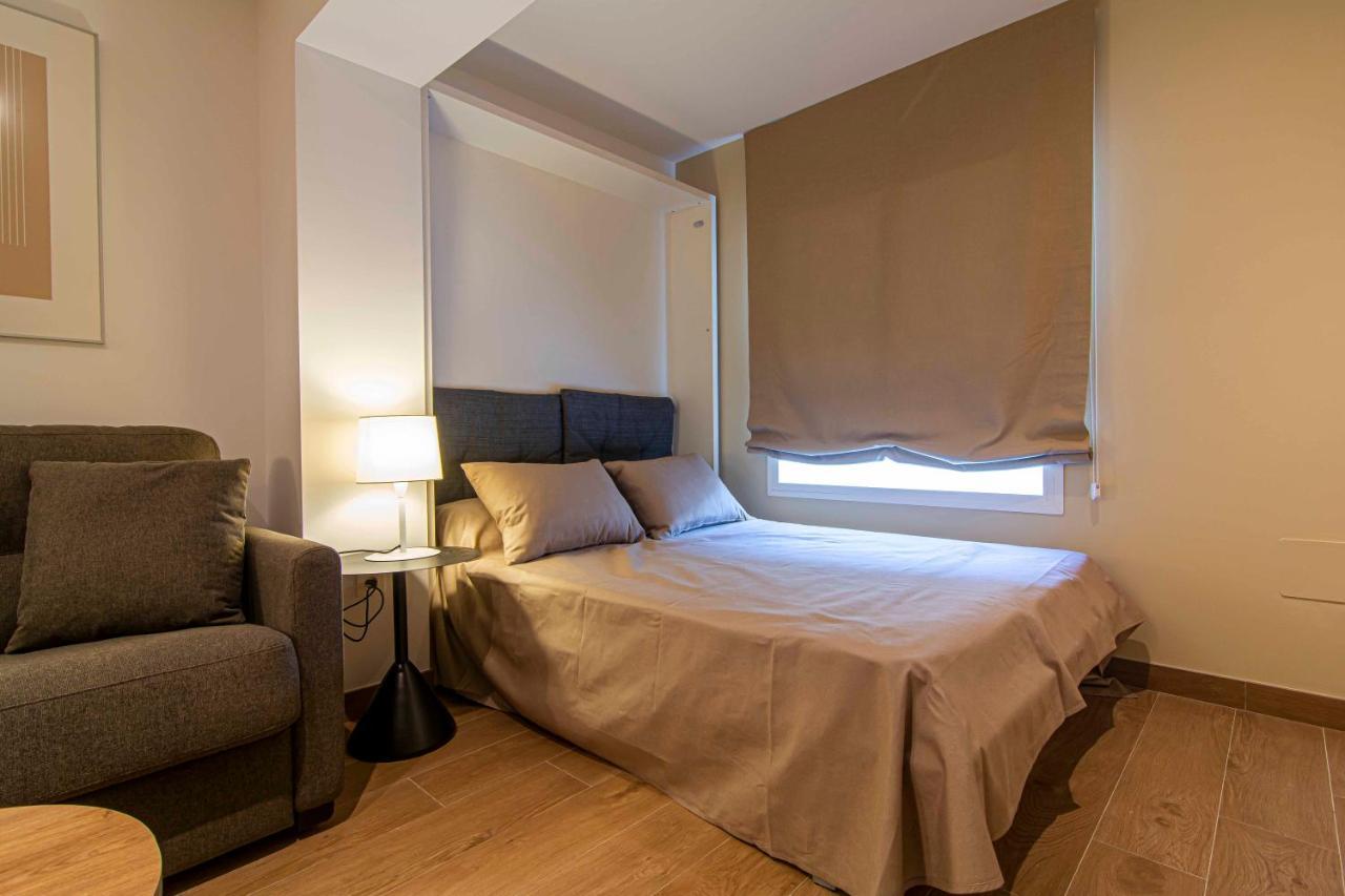 Apartamentos 1 Abril Málaga Exteriör bild